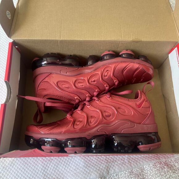 Nike Red Athletic Shoes with VaporMax Plus Design - Picture 8 of 8